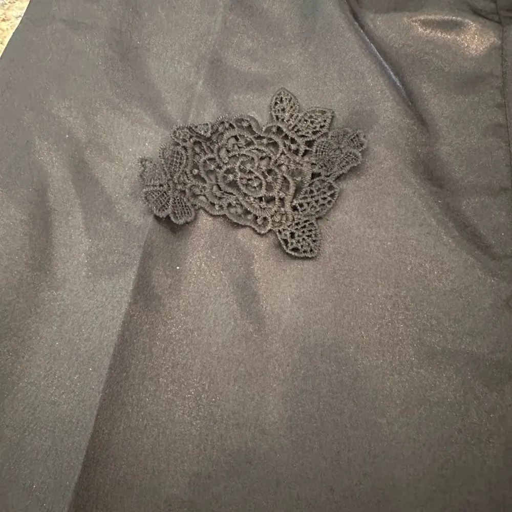 Black Satin Pajama Set Robe Pants Nightie Lace Trim Womens Size M/L New Lingerie Size M - Image 4