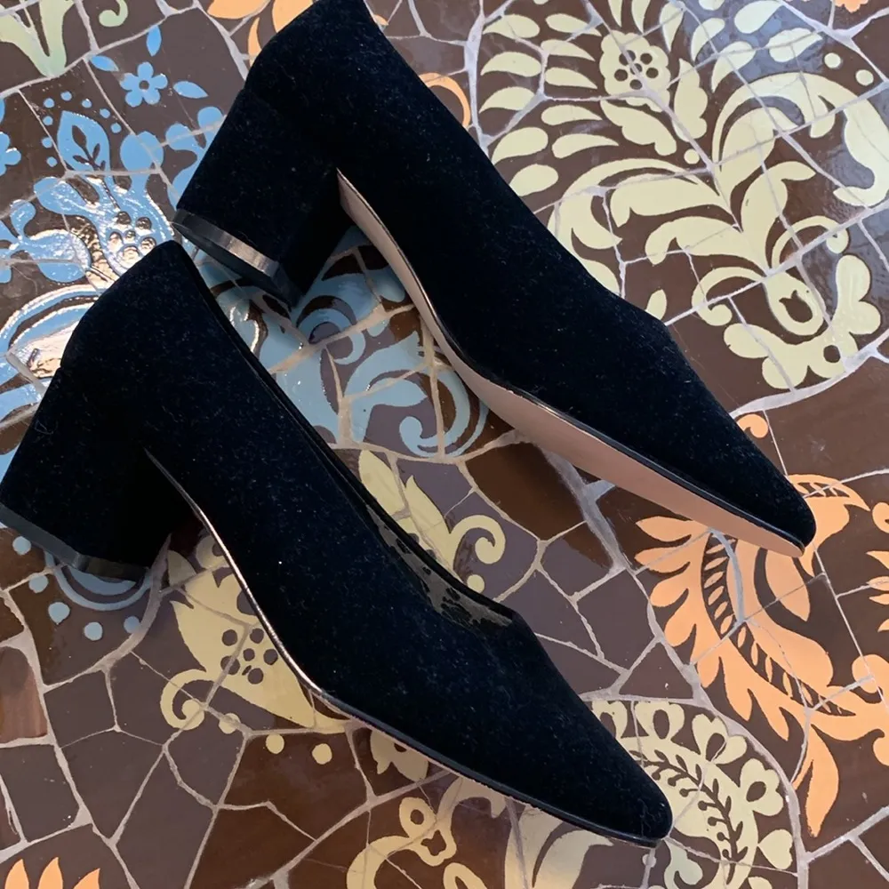 KAREN SCOTT VELVET PUMP HEEL Sz: 6M - Image 3