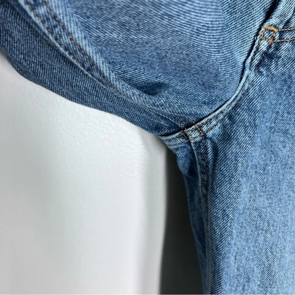 Agolde Sz 27 Riley Crop High-Rise Jean in Emulsion Wash - Image 5