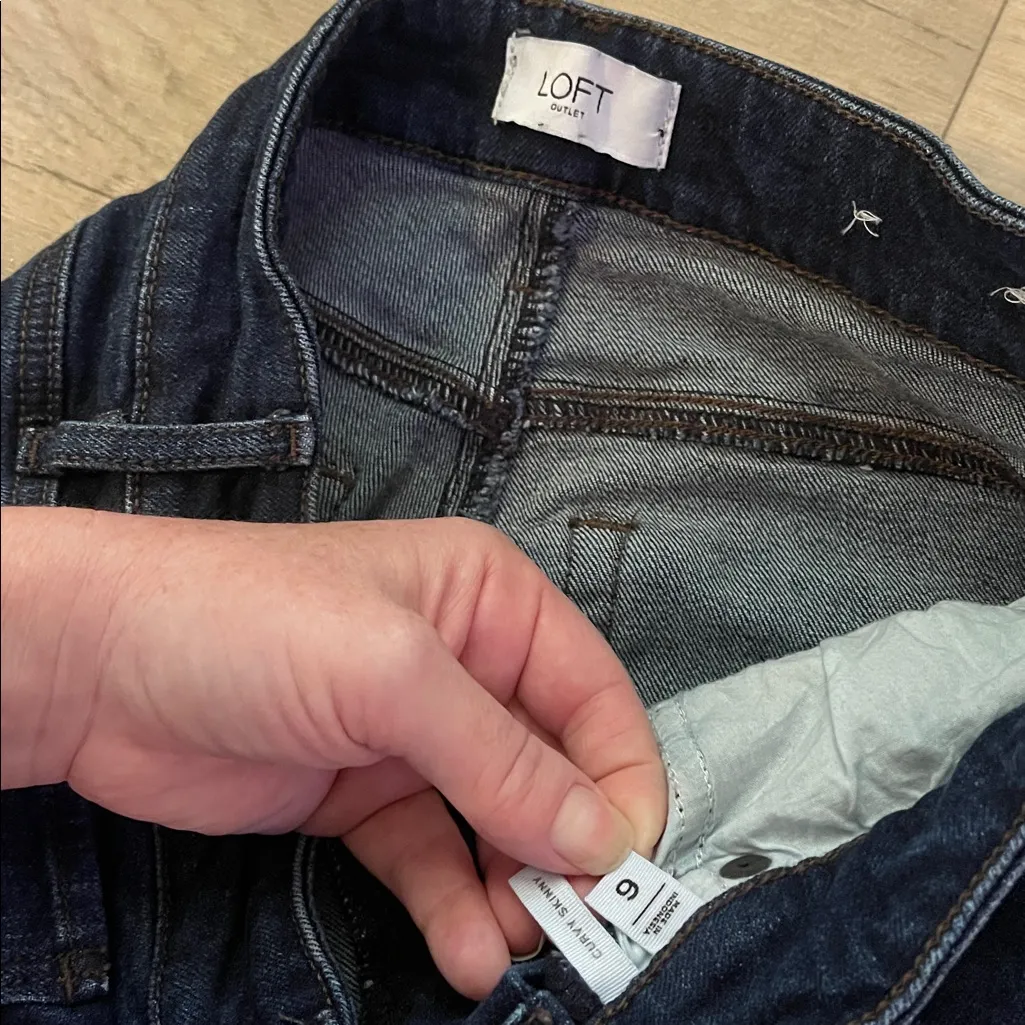 LOFT sz 6 Women's Dark Blue curvy Skinny slit ankle Jeans - Image 4