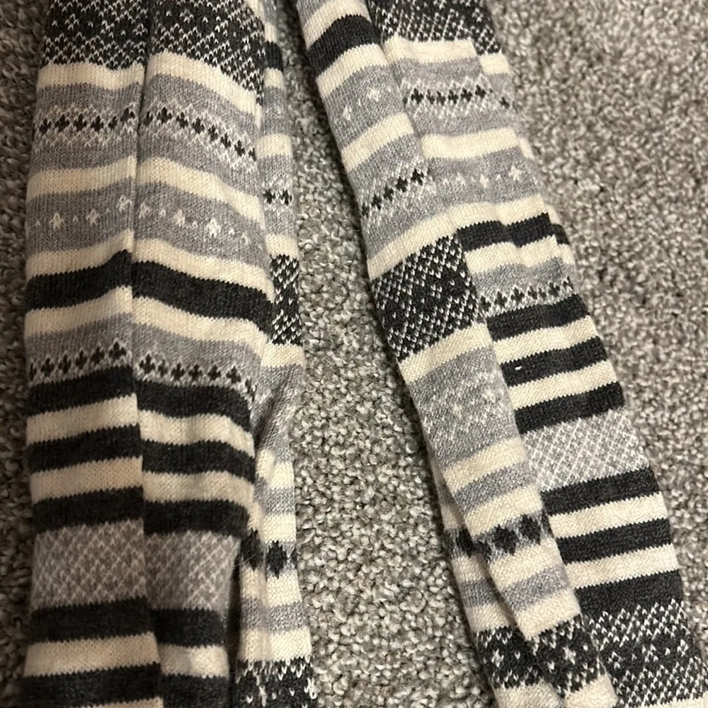 NWT American Eagle Winter Cream & Grey Fair Isle Scarf - Image 3