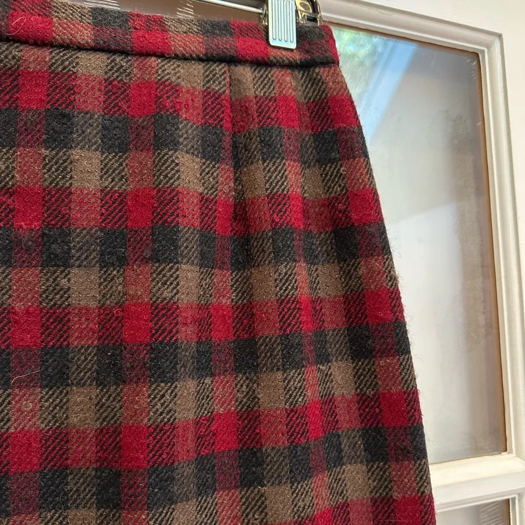 Vintage Pendleton 100% Virgin Wool Tartan Plaid Skirt Red Black Size 10 Petite - Image 3