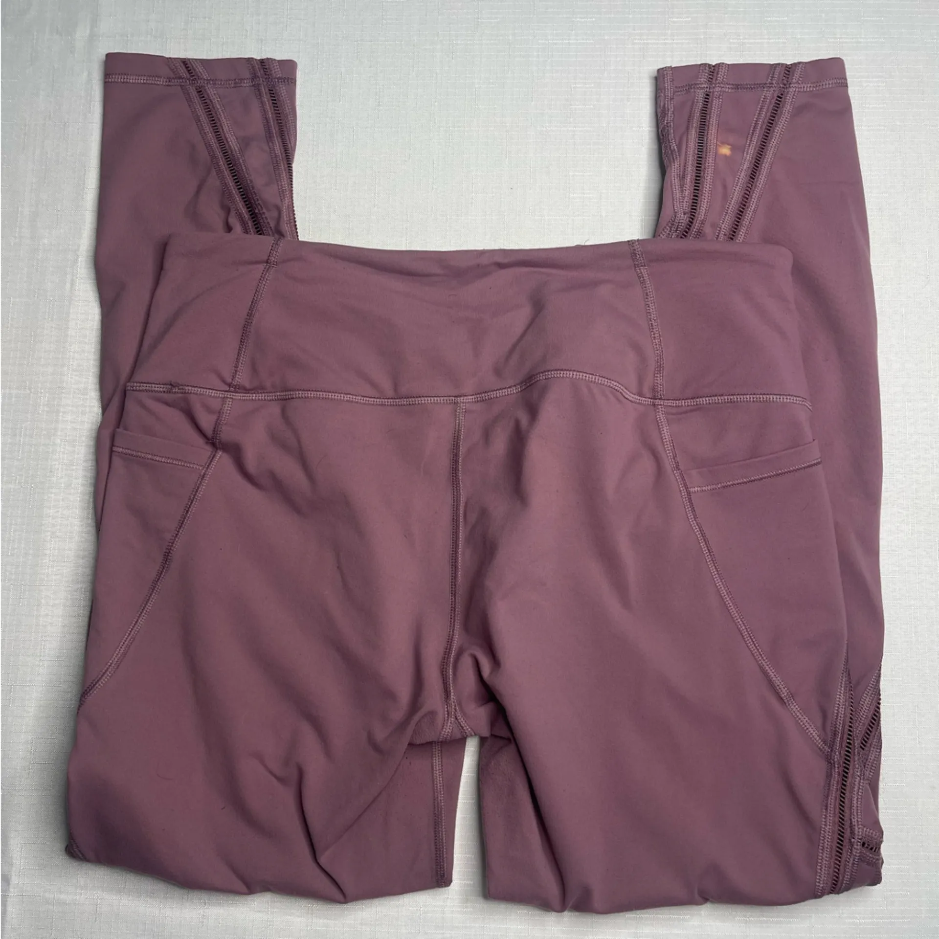 Victorias Secret Sport Knockout Mauve Leggings w Sheer Mesh Side Panels (Large) - Image 7