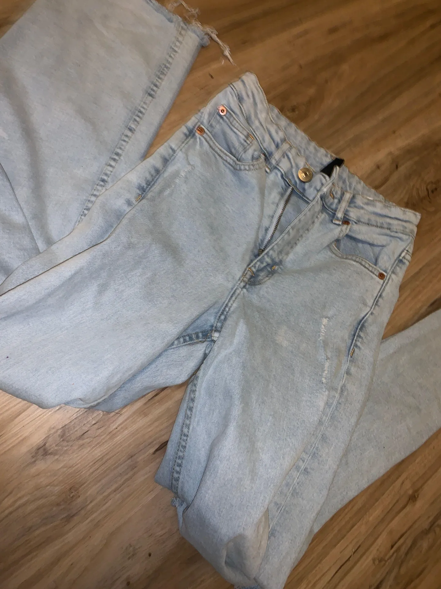 distressed mom jeans - Image 2