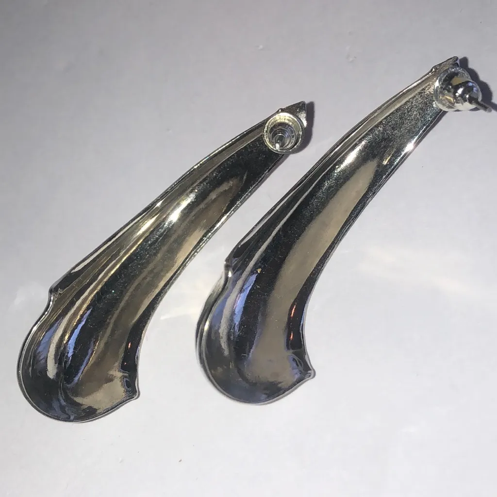 Silver Tone Teardrop Retro Boho Earrings - Image 5