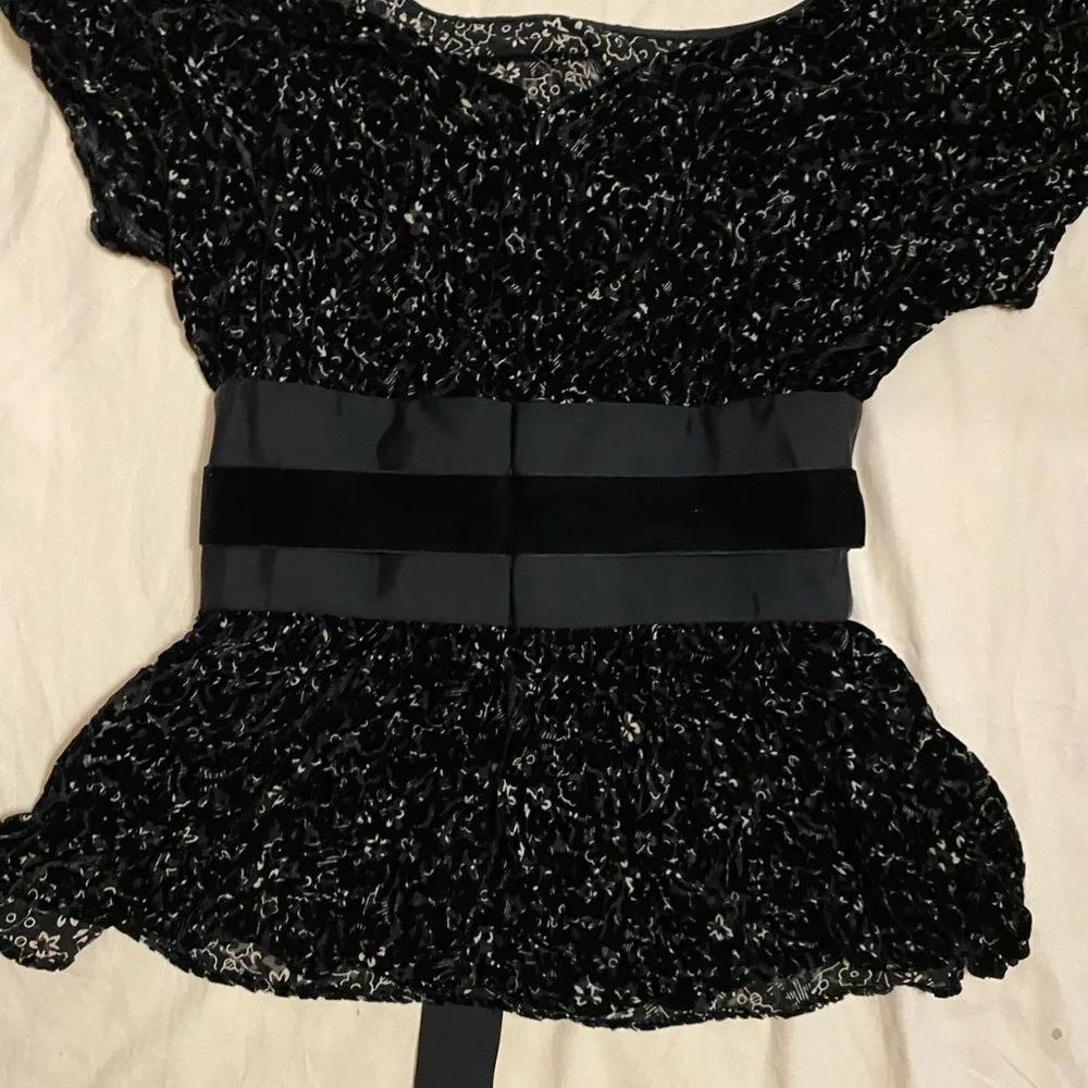 Vintage Y2K Silk Velvet Floral Belted Black Peplum Shirt Top 8 Coquette Romantic - Image 6