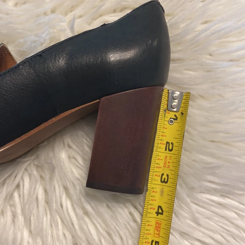 LATIGO Women’s Leather Shoes size 8M excellent condition color black - Image 8