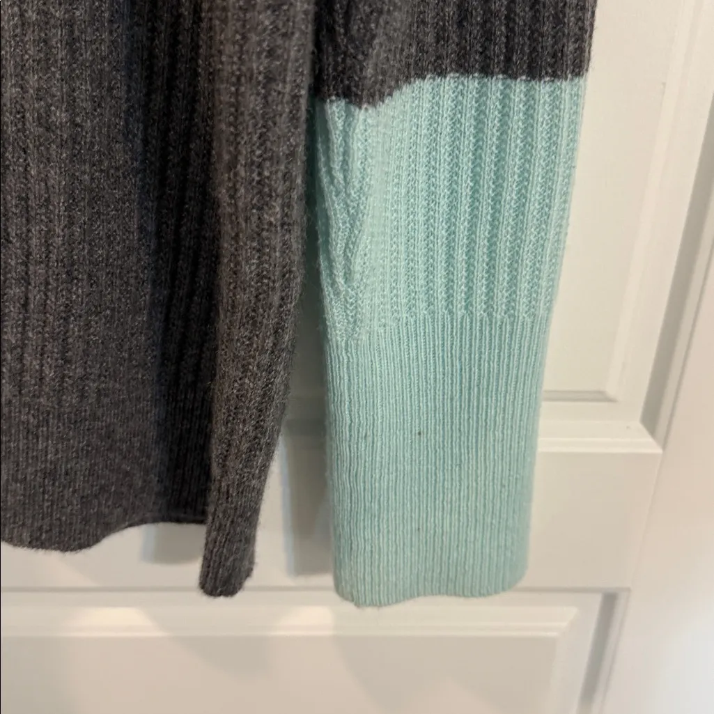 Women's Aqua Cashmere sweater medium - Image 3