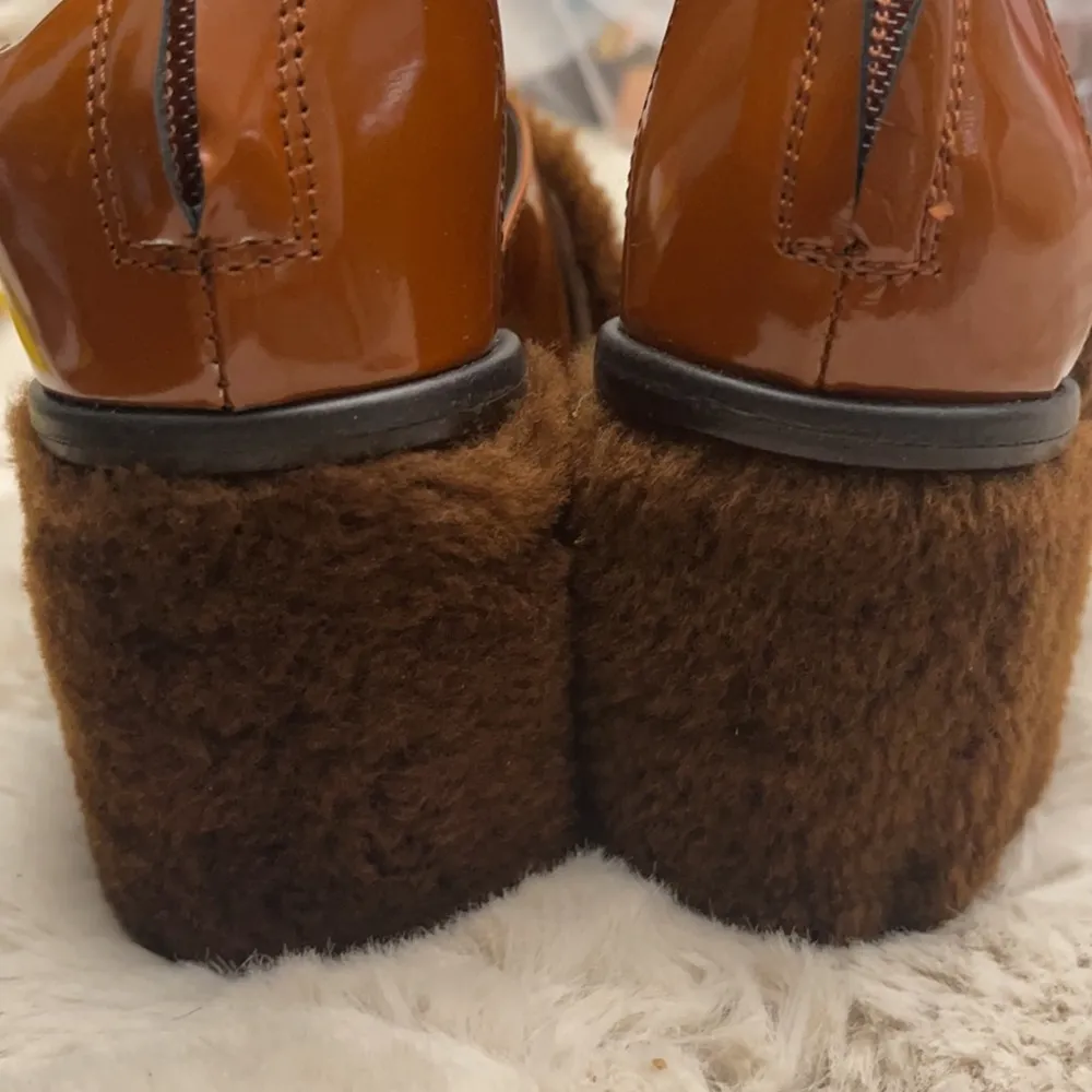 BCBGMAXAZARIA Faux Fur Heels Size 9 - Image 9