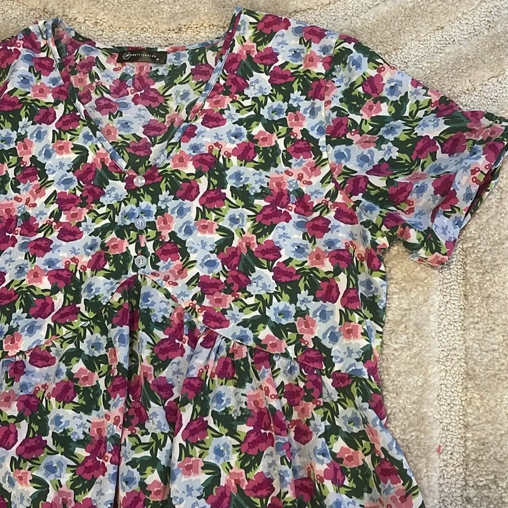 Pretty garden floral flowy dress medium - Image 3