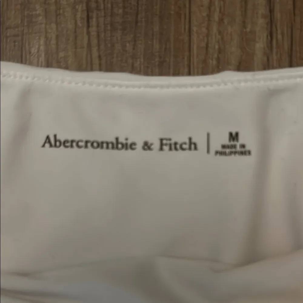 A&F Women's White Bodysuit - Image 4