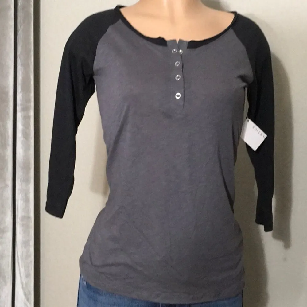 Fabletics Henley T-shirt. NWOT - Image 4