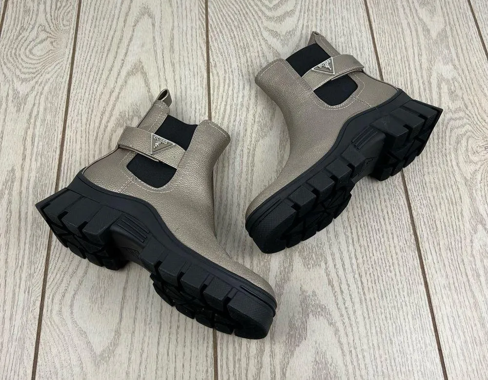 GUESS Women's Hensly Lug Sole Side Gore Chelsea Booties 7M Pewter $99 - Image 3