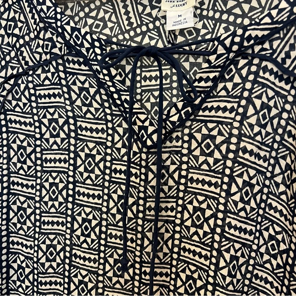 John Robshaw x Lucky Brand batik top, geometric pattern blue and white, sz M Size M - Image 5