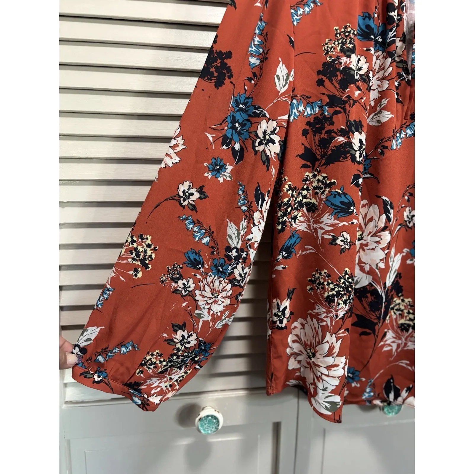 Loft Floral Orange/White Floral Ruffle/Tie Neck Long Sleeve‎ Blouse Size Small - Image 4