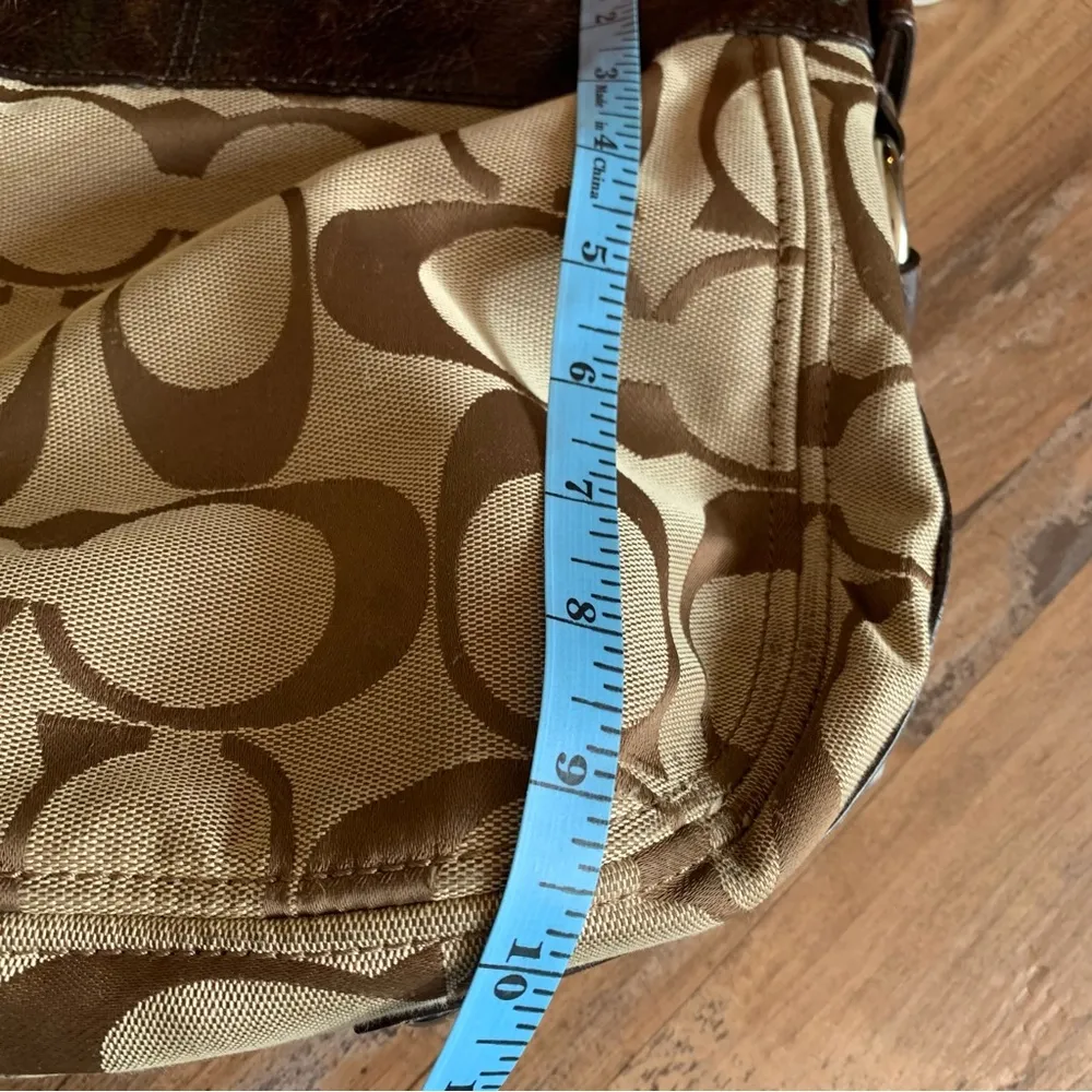 Coach  Zoe Signature Canvas & Leather Logo Shoulder Bag Purse Model D1049-F14708 - Image 5