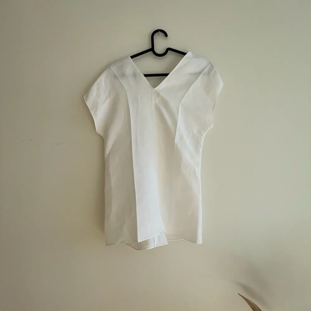 Helmut Lang White Linen Asymmetric Top V Neck Size 2 NWT - Image 13