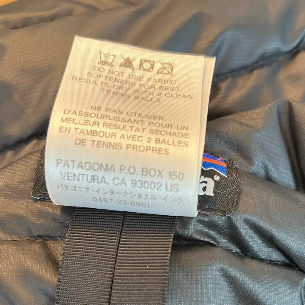 Patagonia Vest Black Women's Down Sweater Vest Sz S EUC w/ AOL Logo SOLD OUT! - Image 14