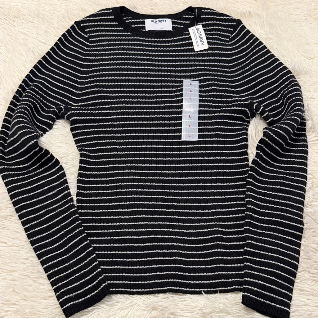 Old Navy  SoSoft Lite Ribbed Crew-Neck - Image 4