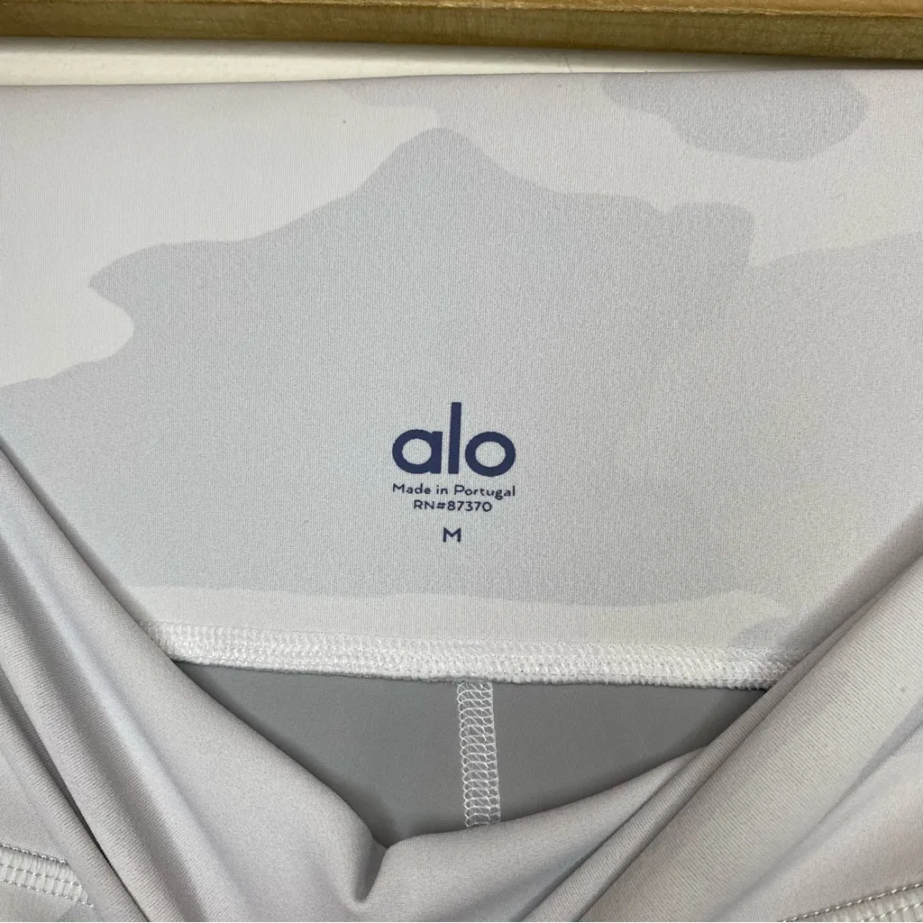 ALO Yoga High Waisted Vapor Active Legging 7/8 Camo White/Gray Sz Medium READ - Image 5