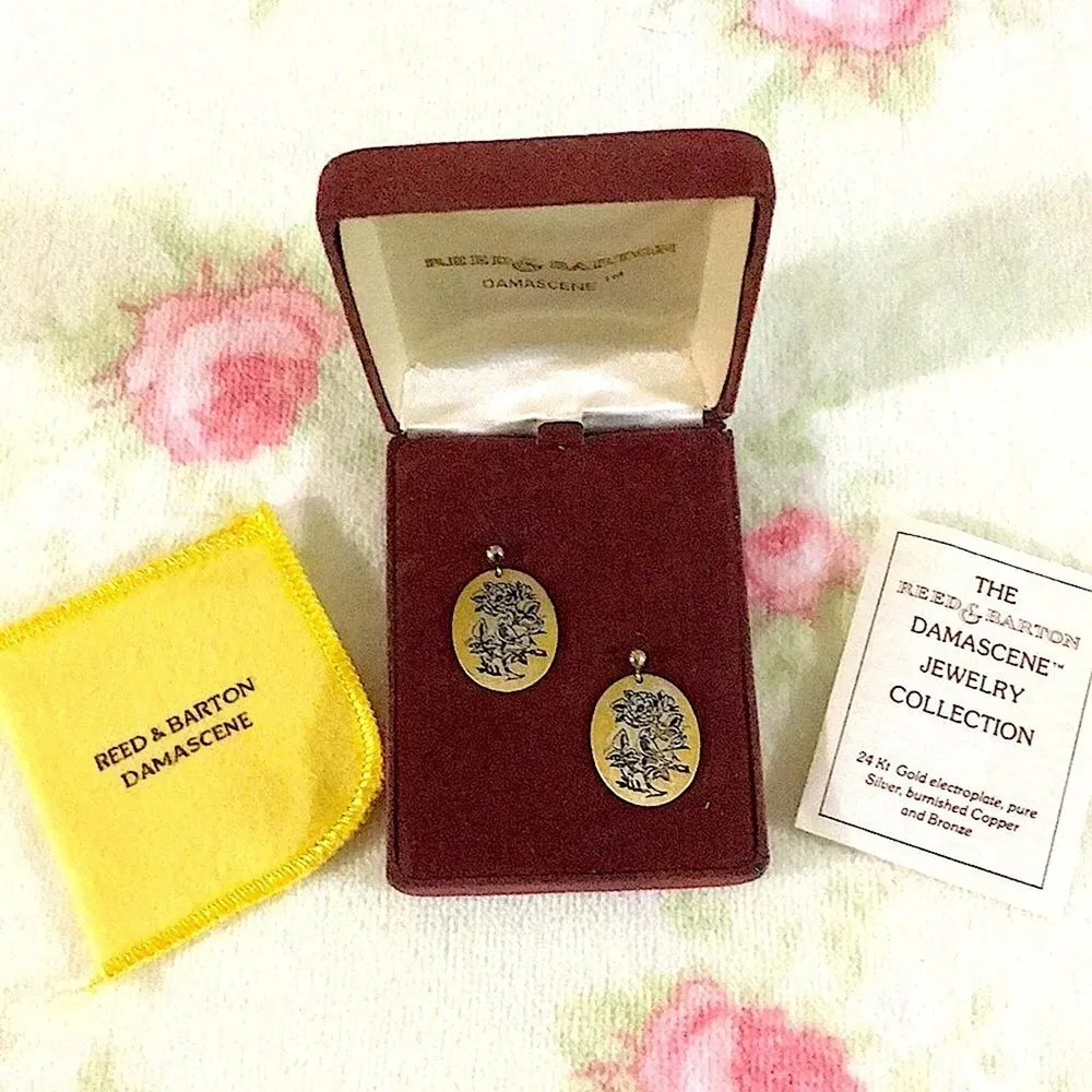 Vintage Reed & Barton Damascene Pierced Earrings Birds Flowers Gold - Image 2