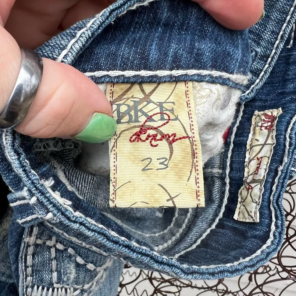 Buckle BKE Stella stretch jeans shorts distressed Size 23 - Image 4