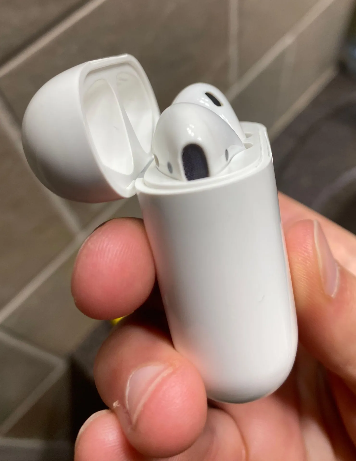 Apple AirPods - Image 4