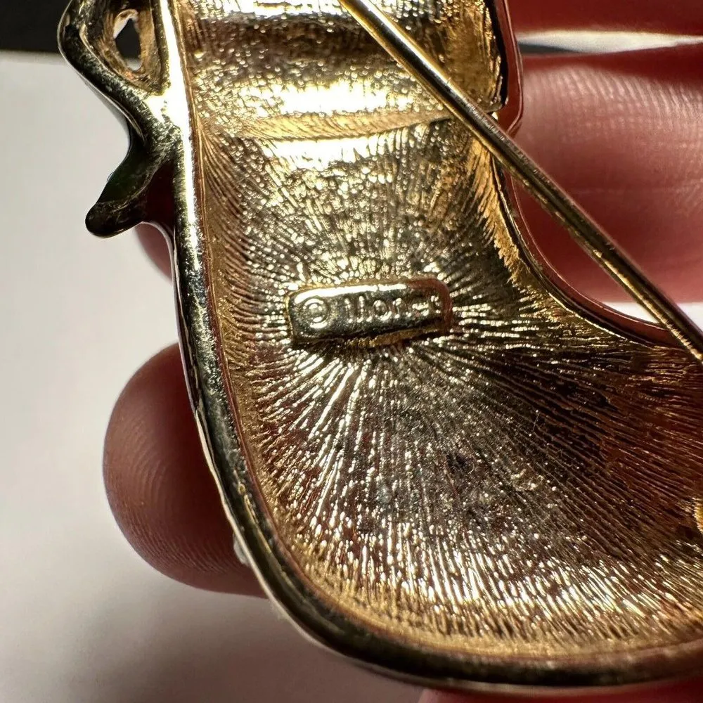 Monet Christmas Brooch Pin Stocking Enamel / Rhinestone Gold Tone / Red Signed - Image 4