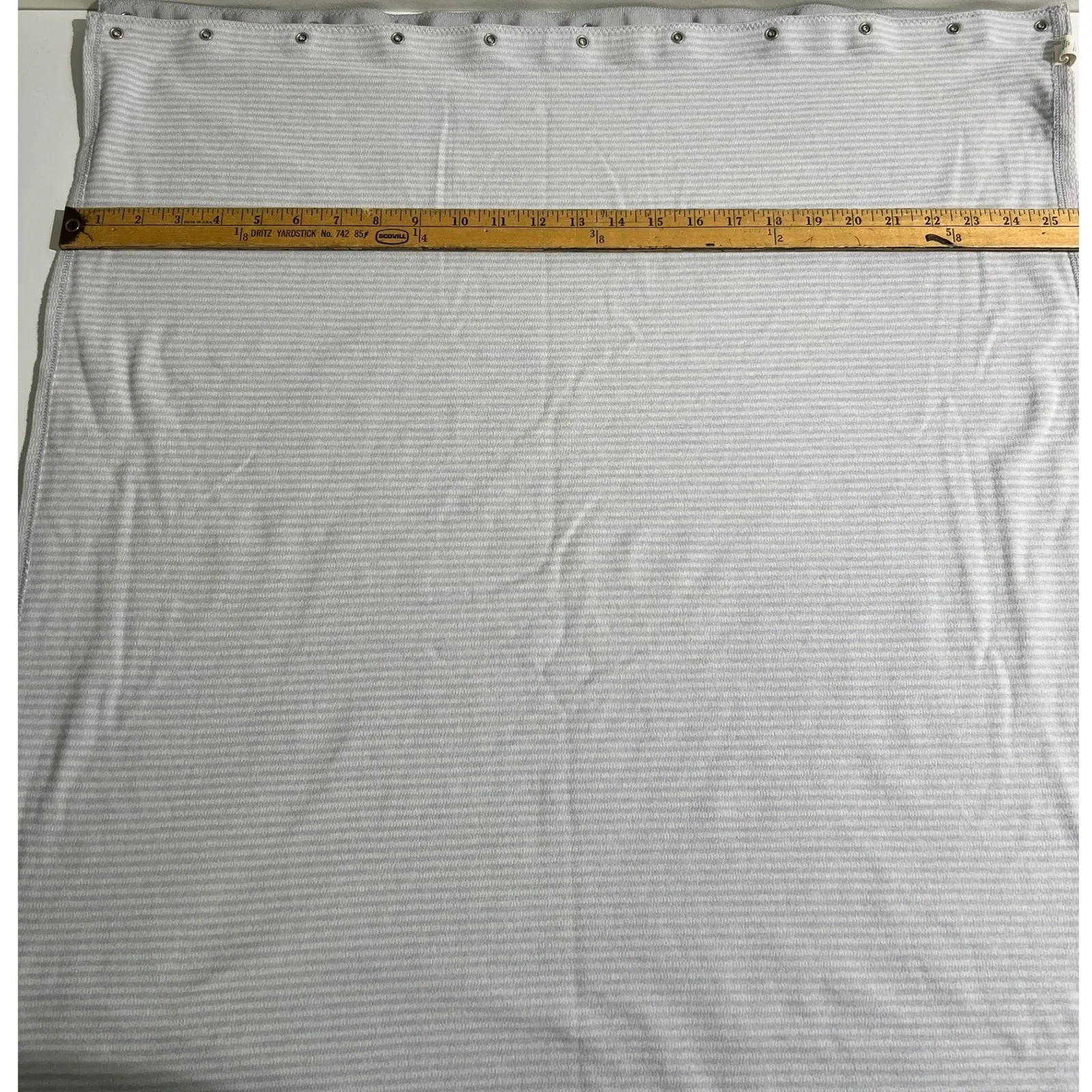 Lululemon  Vinyasa Scarf Grey Striped Convertible Wrap Scarf Snap Closure - Image 12