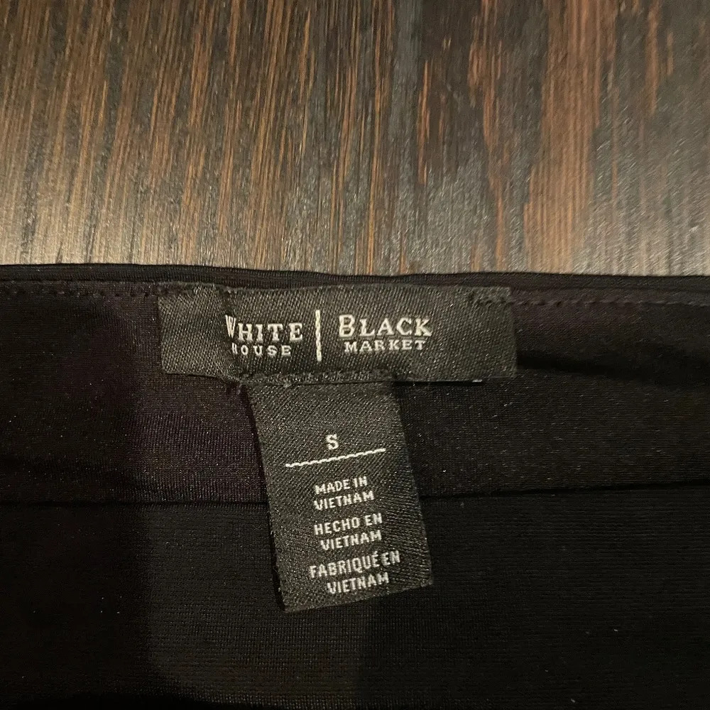 White House Black Market Black Top - Image 4