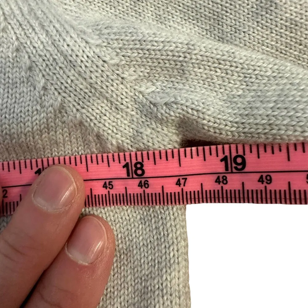 Aritzia Wilfred Devry Merino Wool Oversized V-Neck Sweater Light Grey - Image 7