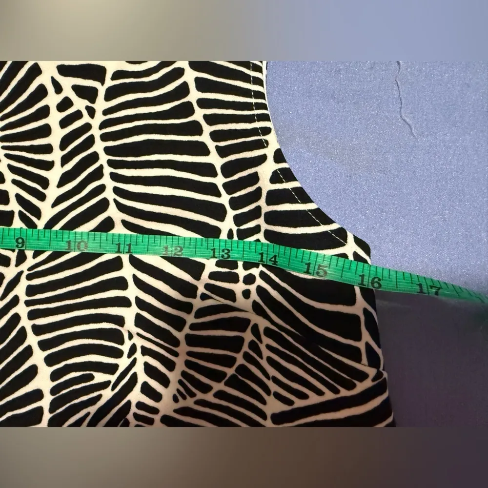 MELLODAY Black and White Sleeveless Blouse with Mock Neck and Mandarin Collar - Image 5