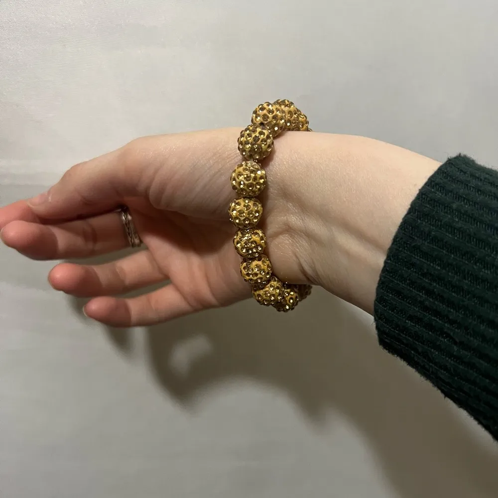 Elegant Gold Beaded Bracelet - Image 3