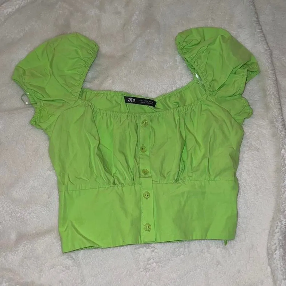 Zara Green puff sleeves Cropped Top - Image 3