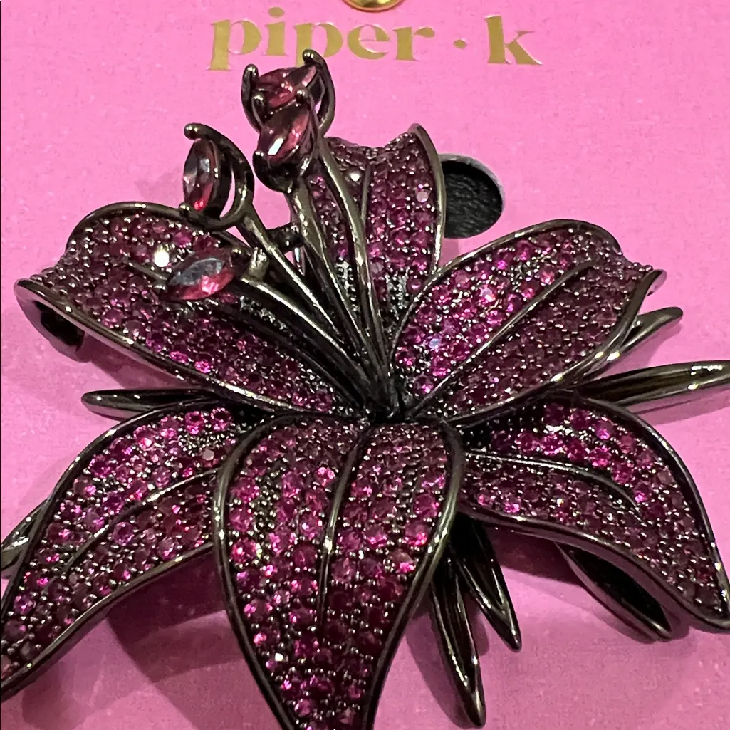 Piper K | Rhinestone Lilly 🌺 Brooch - Image 10