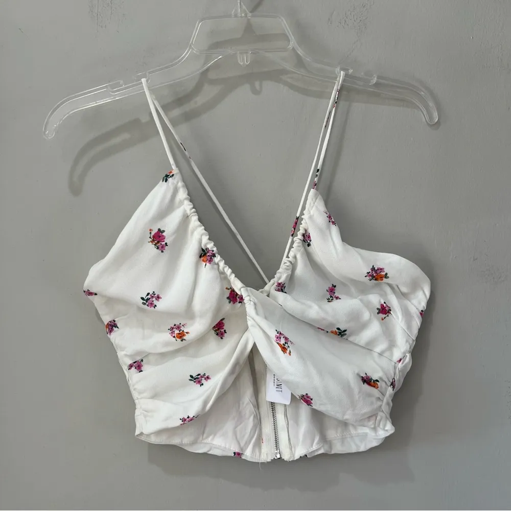 NEW Sky to Moon Top Medium Cropped White Pink Floral Spaghetti Straps NWT - Image 2