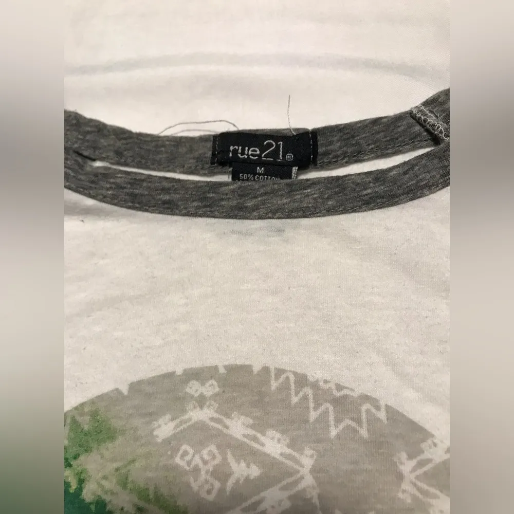 Rue21 Women’s Wanderlust White & Gray Baseball 3/4 Sleeve T-shirt Size M - Image 3