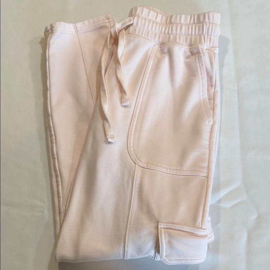 Fabletics Light Pink Cargo Pants Size Small EUC - Image 10