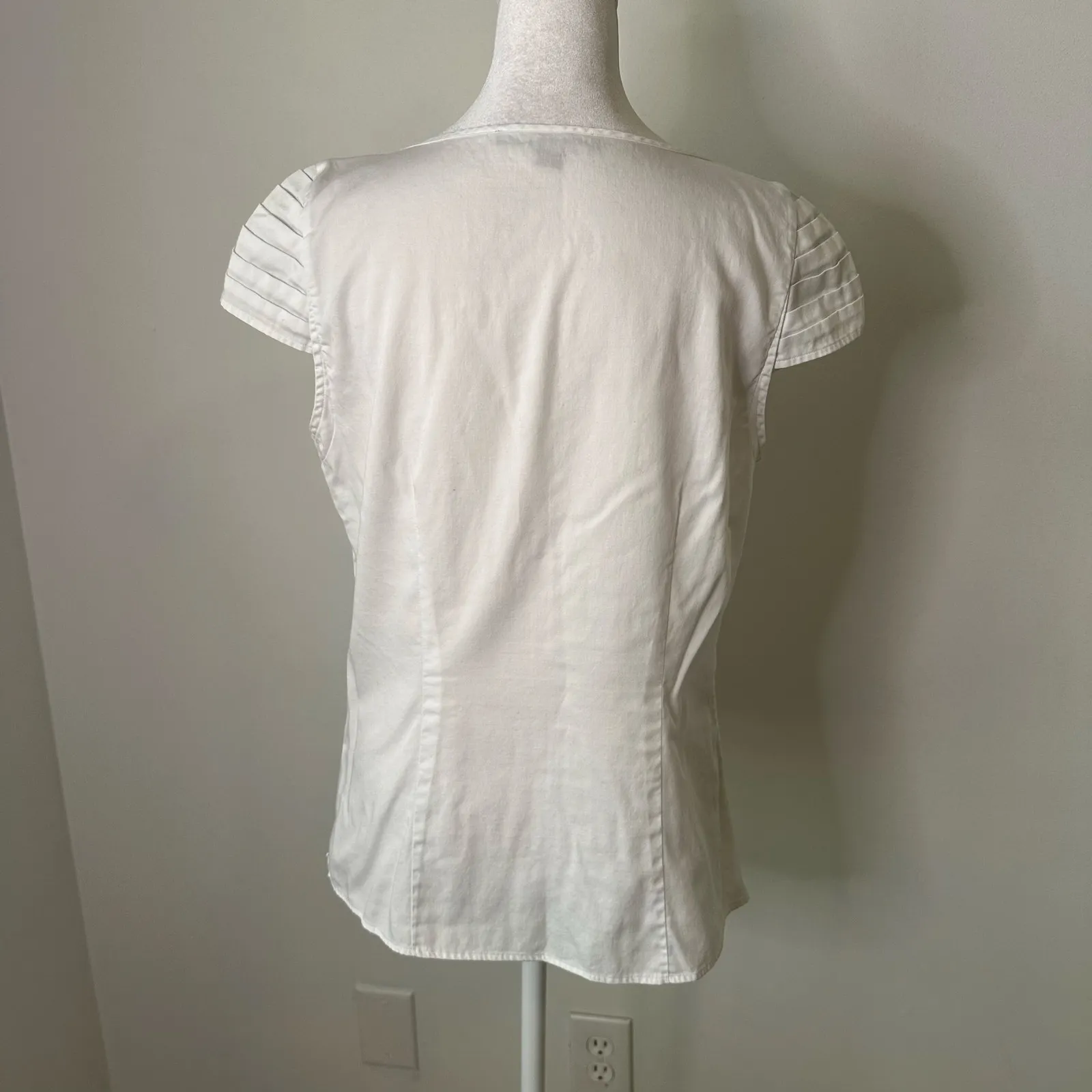 Antonio Melani white cap-sleeve top size M - Image 4