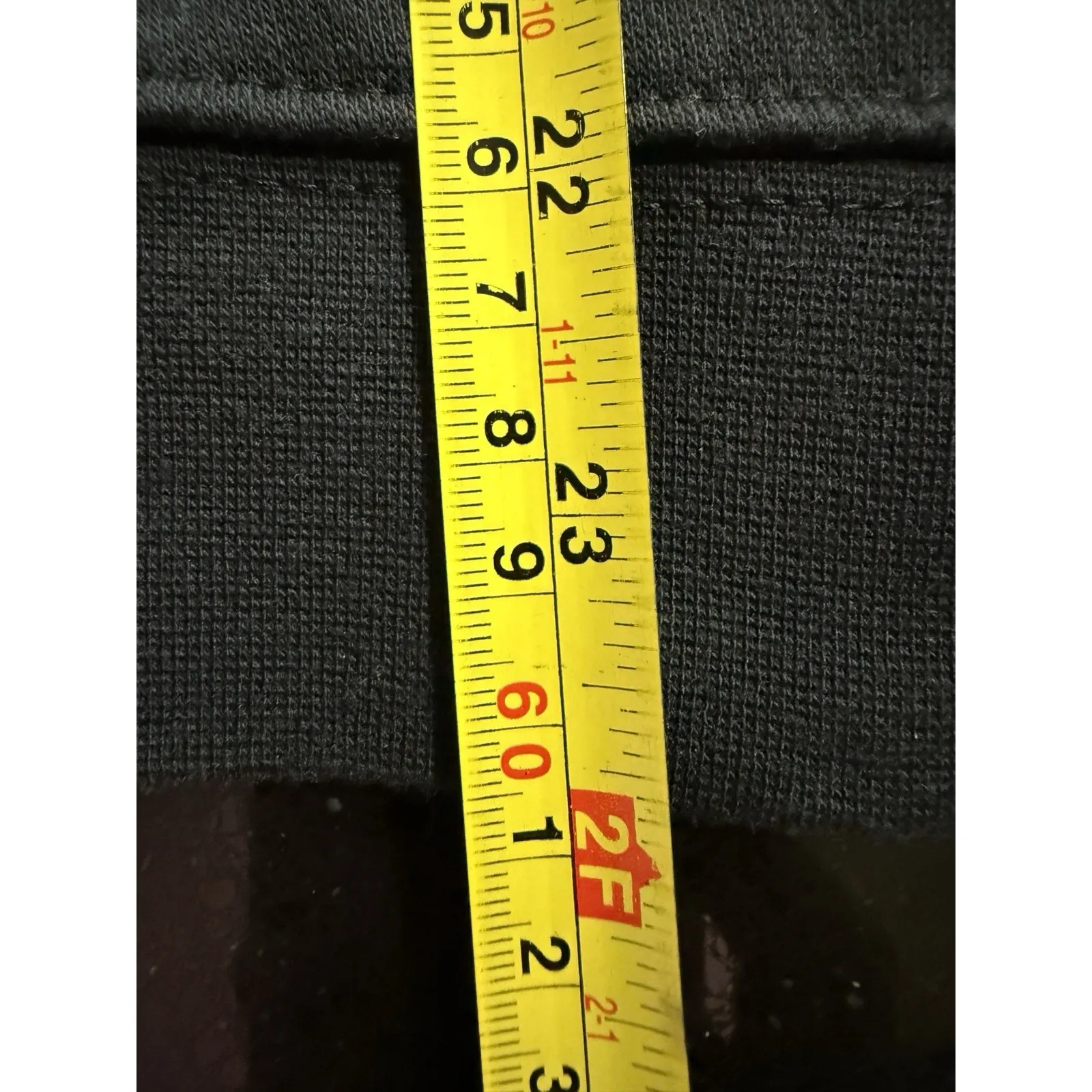 Columbia Women's Black Graphic Crew  Size Large - Image 8