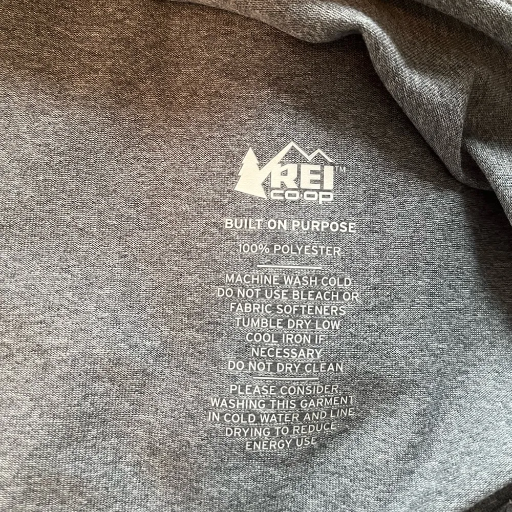 Never worn: gray REI athletic T shirt Size M - Image 5