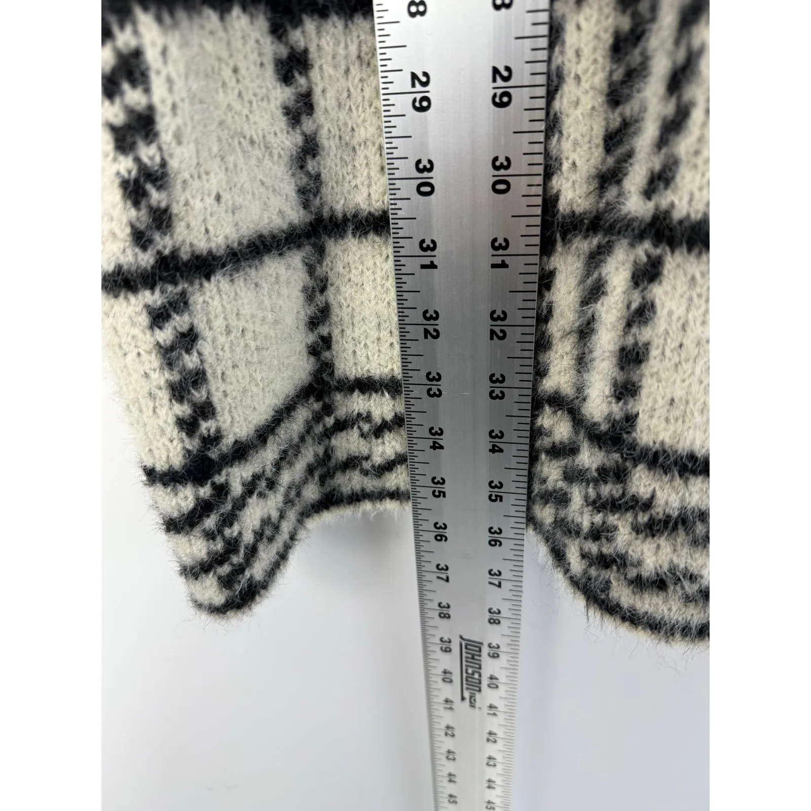L*SPACE Stirling Sweater Coat in Plaid Ivory Black Women’s XL Cozy Quiet Luxury - Image 8