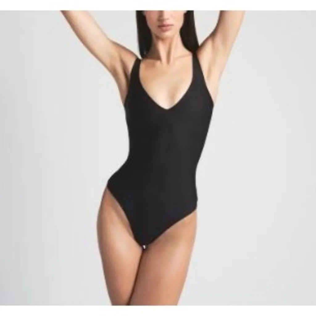 NWT SKIMS BODY UNLINED PLUNGE THONG BODYSUIT BLACK XS - Image 2
