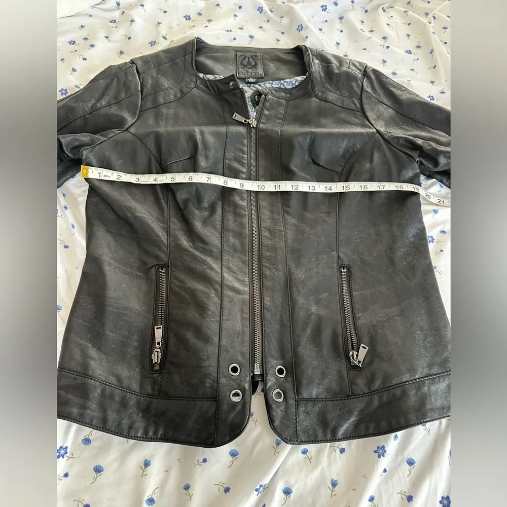 Odyn Women’s Black Vegan Leather Moto Jacket. Quilted sides Metal Accents. Size L - Image 3