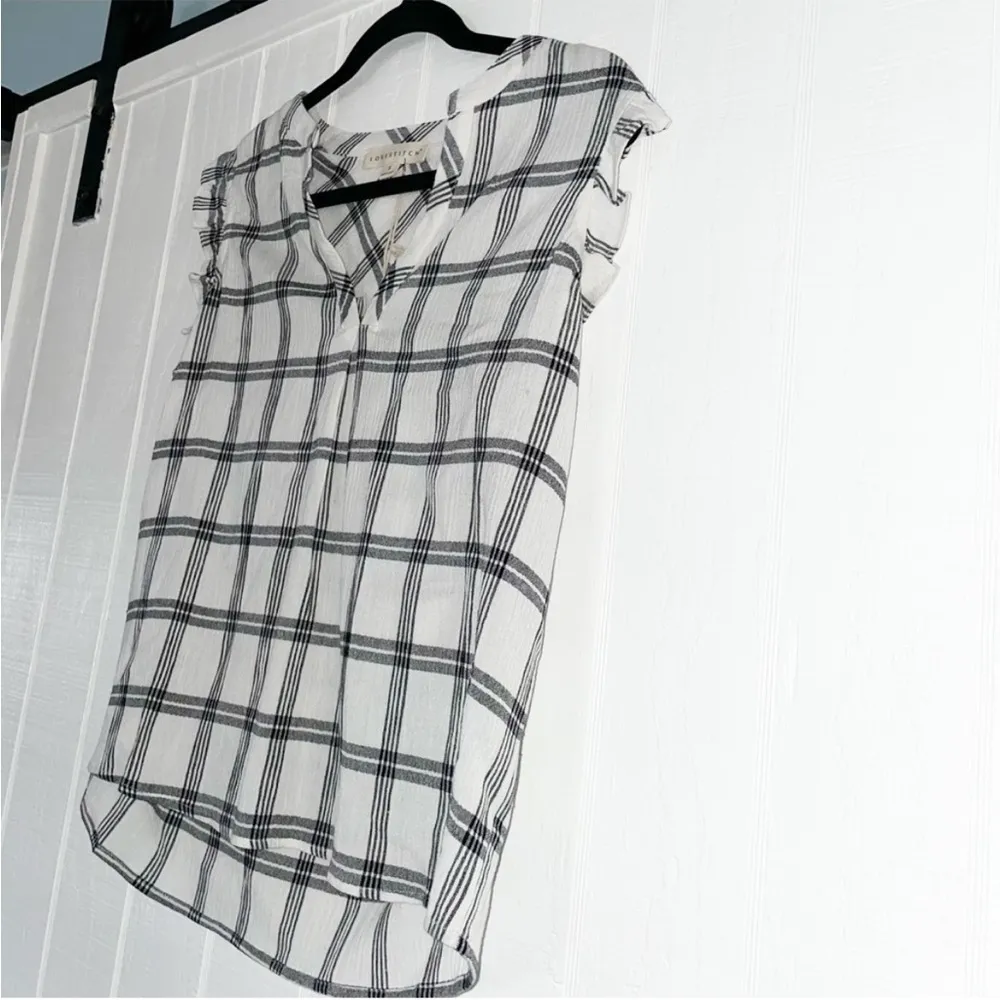 Lovestitch Women's V-Neck Tops Plaid Sleeveless Vest Shirts Loose Blouse shirt - Image 2