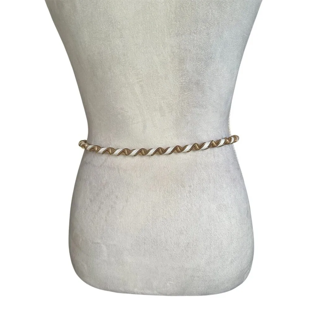 Gold & White Spiral Waist Chain Belt With Dangling Charm & Adjustable Clasp W27 - Image 2