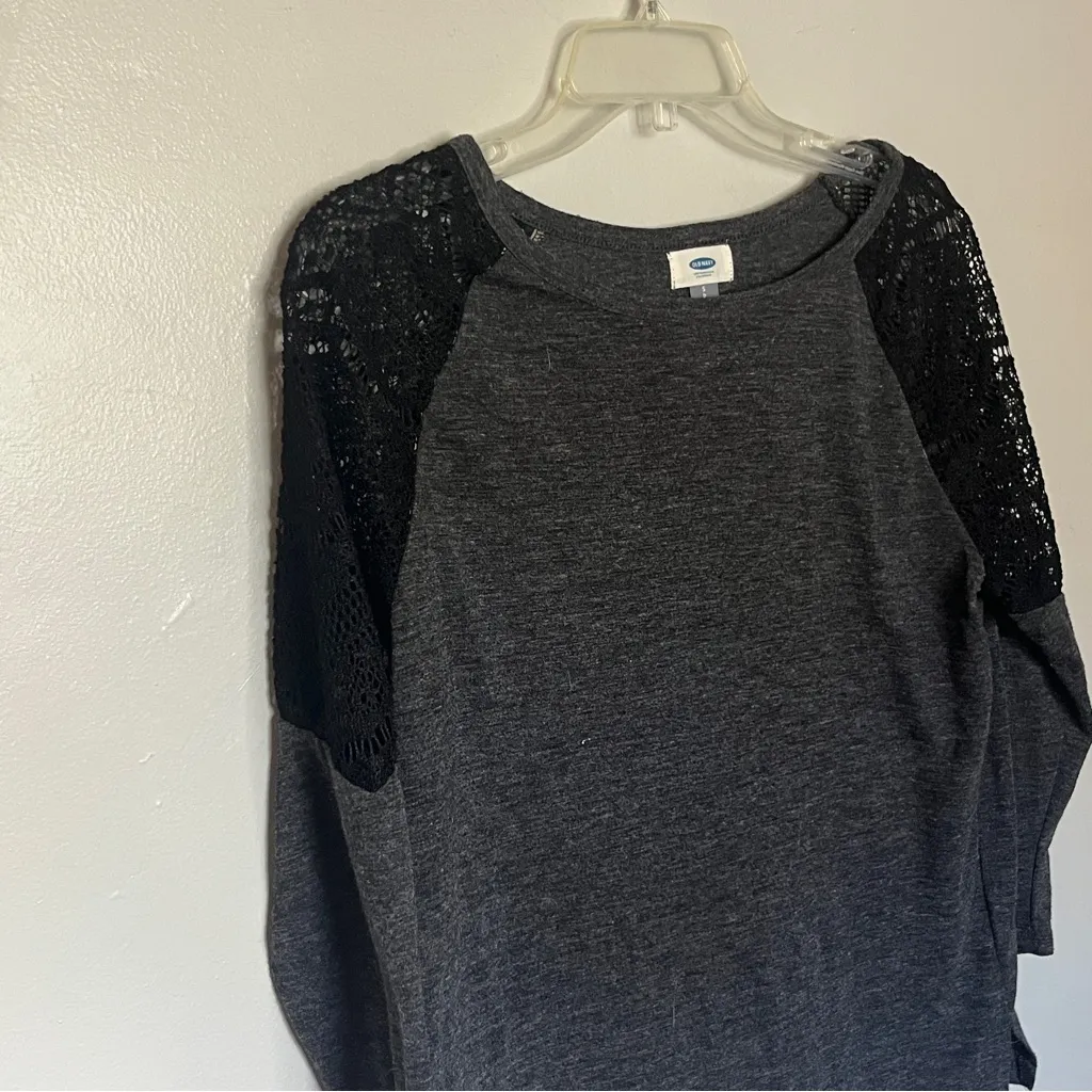 Old Navy Dark Gray Lace Sleeve Long Sleeve Top - Image 3