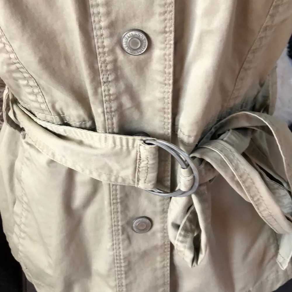 ANN TAYLOR Beige Color Cargo Style Vest Size Small - Image 2