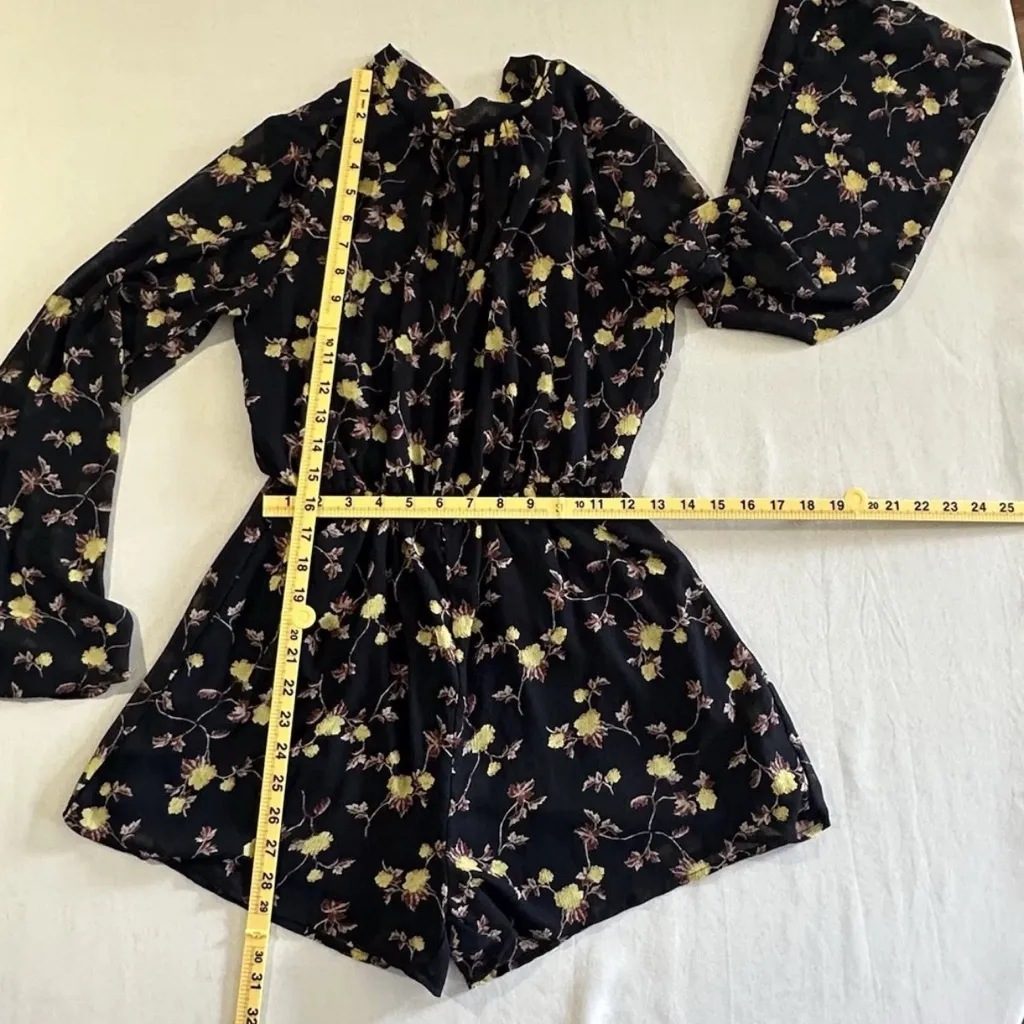 Lush • Open Back Long Sleeve Floral Romper Size Medium Wedding Summer Spring - Image 5