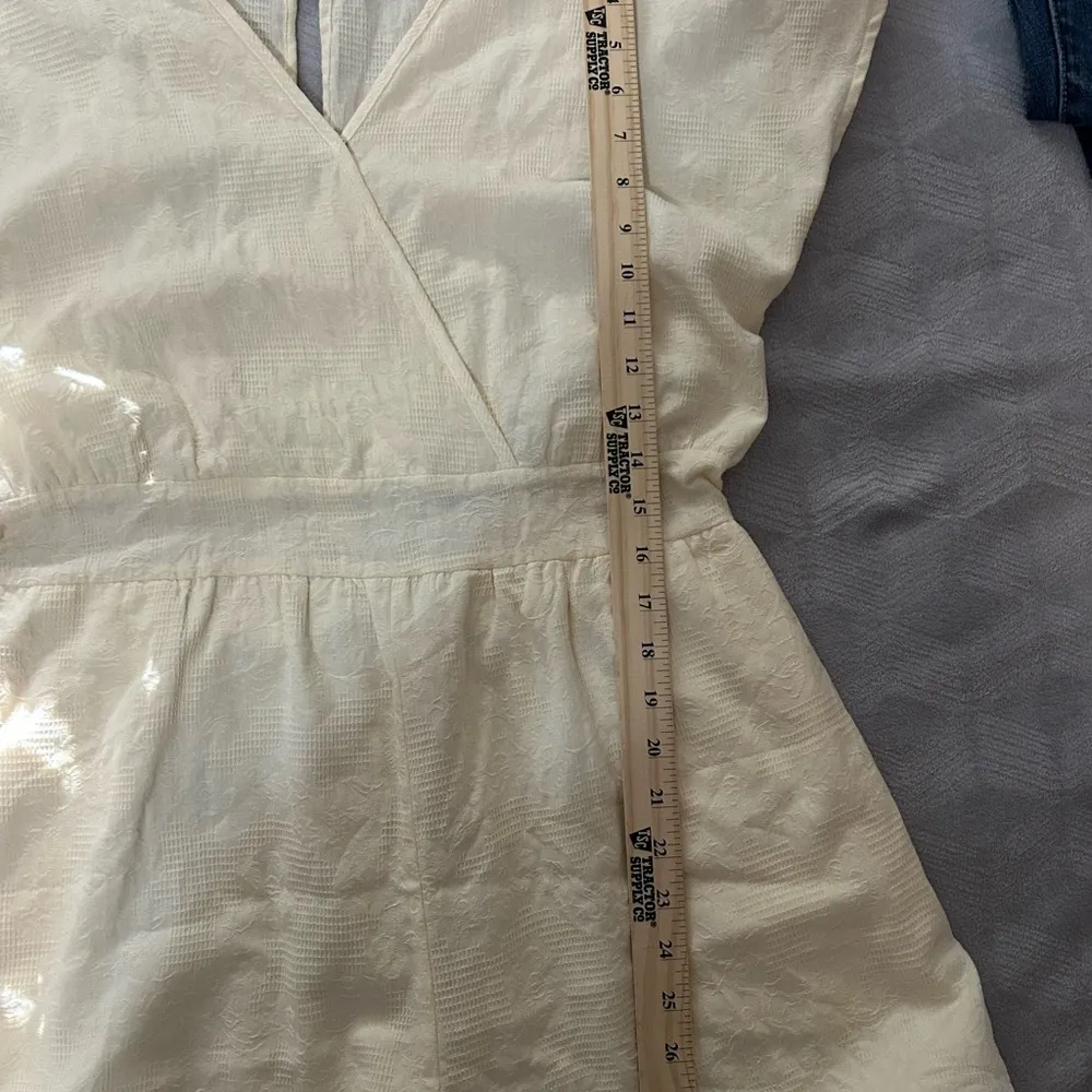 Cupshe Cream Short Sleeve Romper - Image 8